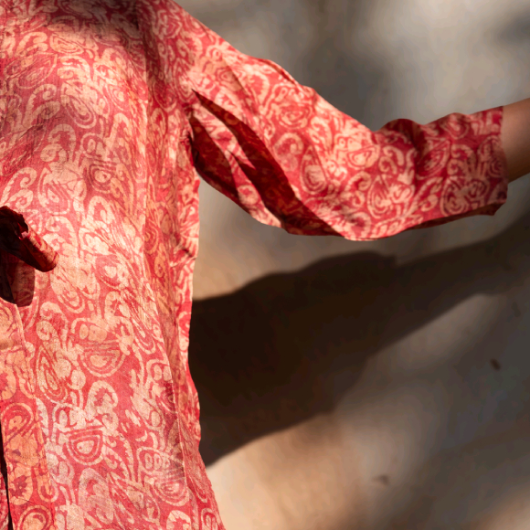 Manjistha & Gallnut Natural Dye Mulberry Silk Shrug - Image 3